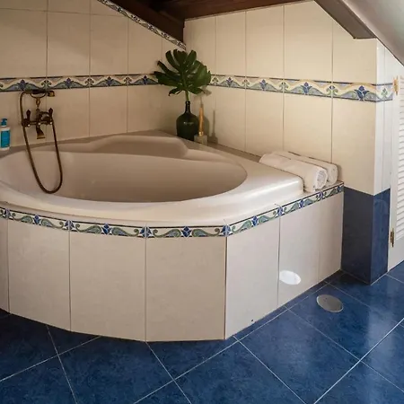 - Country Country house Varzea (Azores)